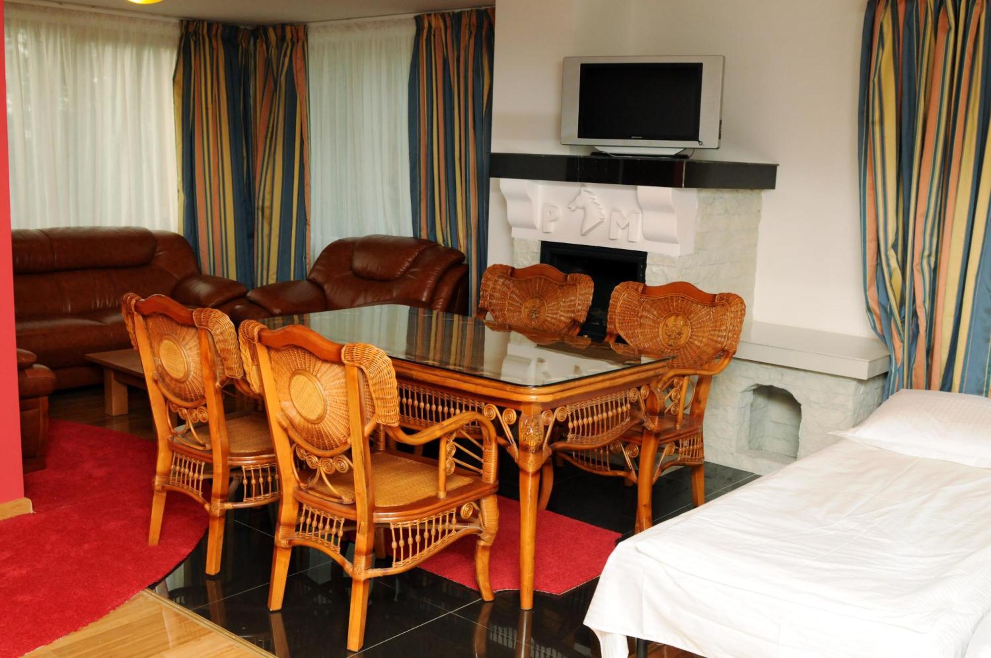 Pension Chalet Poiana Marului Ranch ภายนอก รูปภาพ